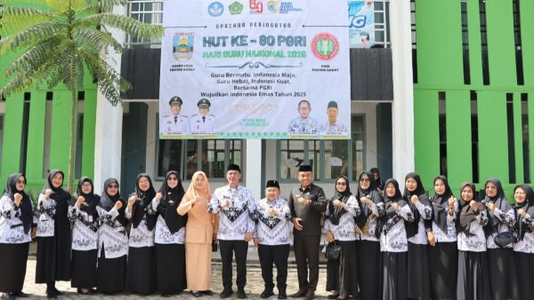 Bupati Dedi Irawan Tegaskan Transformasi Tata Kelola Guru pada HUT PGRI dan HGN 2025