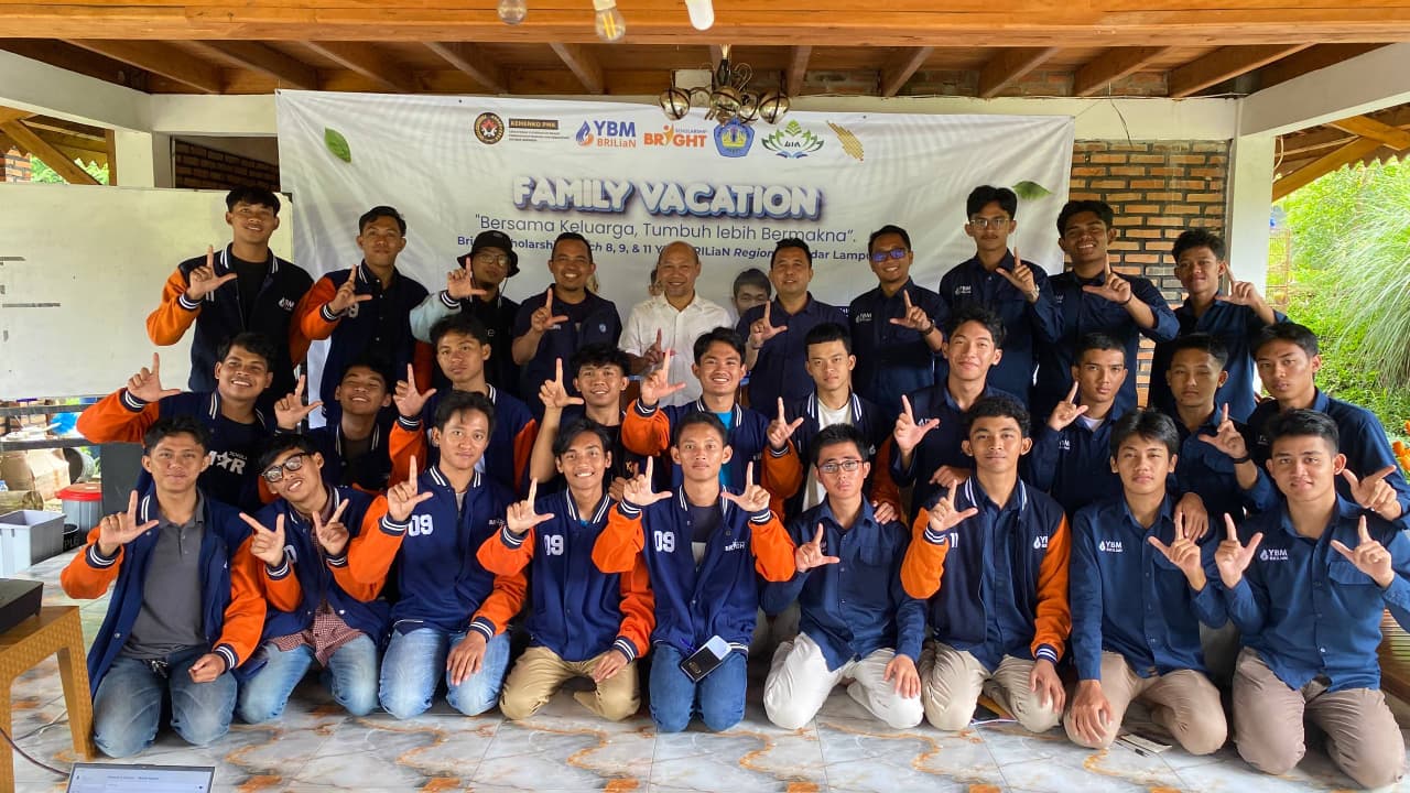 YBM BRILiaN Region 5 Bandar Lampung Gelar Family Vacation Bright Scholarship 2025