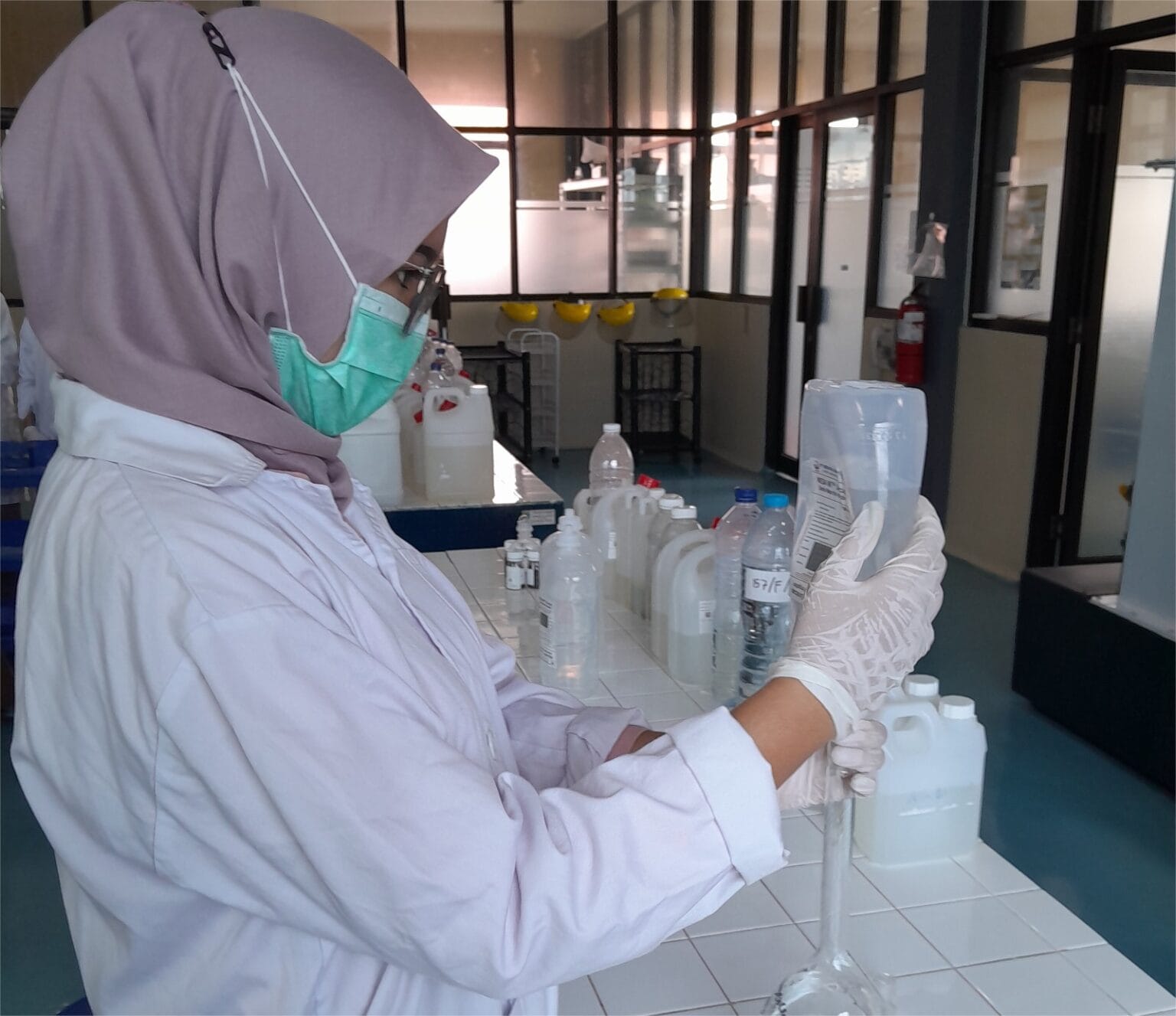 Riset Pencemaran Air Antarkan Mahasiswi Unila Raih Best Paper di ICMBHS 2025