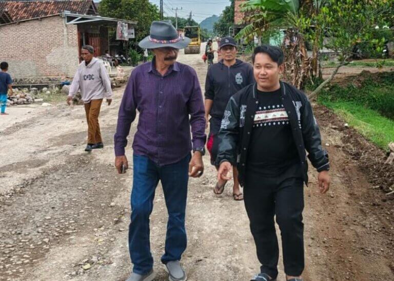 DPRD Pringsewu Tinjau Jalan Rusak di Gadingrejo, Perusahaan Tambang Turunkan Alat Berat