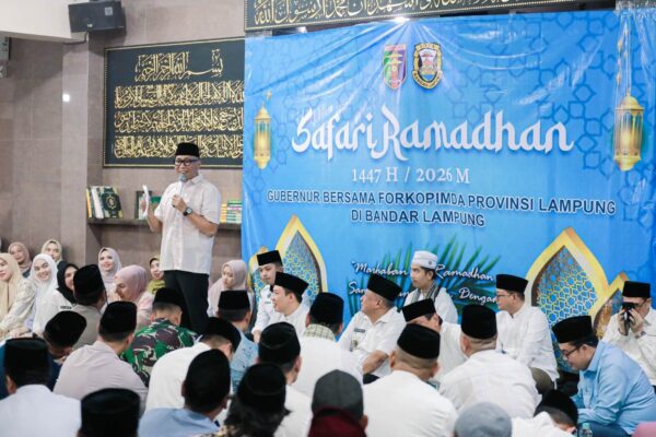 Safari Ramadan di Bandar Lampung, Gubernur Rahmat Mirzani Djausal Ajak Warga Perkuat Gotong Royong Bangun Daerah
