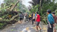 Respon Cepat TNI–Polri Bersama Warga Atasi Dampak Banjir di Kecamatan Banjit
