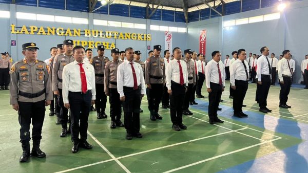 Kapolres Way Kanan Pimpin Pemberian Penghargaan dan Evaluasi Kinerja Personel
