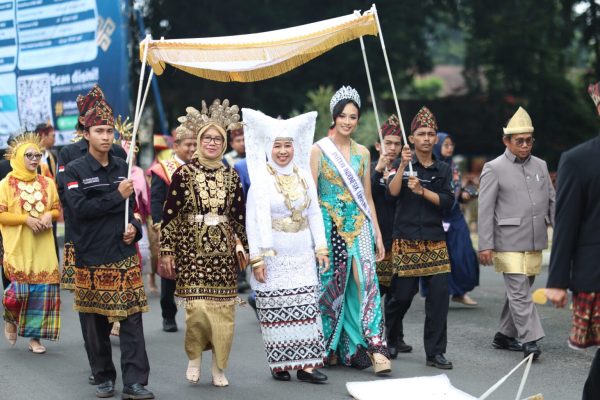 Muhibah Seni dan Karnaval Meriahkan Dies Natalis ke-58 FKIP Unila, Angkat Pesona Sai Bumi Ruwa Jurai