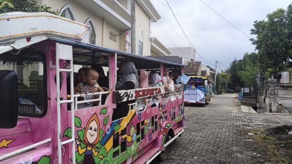 Semarak Pawai Ramadhan di Rajabasa, Warga Antusias Sambut Bulan Suci