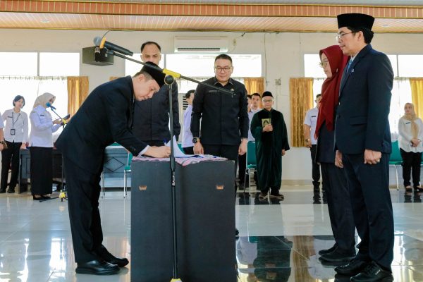 Sekdaprov Lampung Marindo Kurniawan Lantik 4 Pejabat Administrator, Tekankan Integritas dan Inovasi Menuju Indonesia Emas 2045