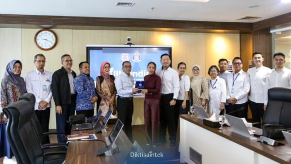 Rektor UIMandiri Bertemu Mendikti Saintek, Bahas Kolaborasi Pendidikan Tinggi