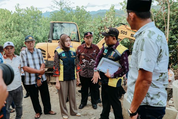 Wagub Jihan Tinjau Perbaikan Jalan Longsor Simpang Umbar–Putih Doh, Pastikan Akses Tetap Aman