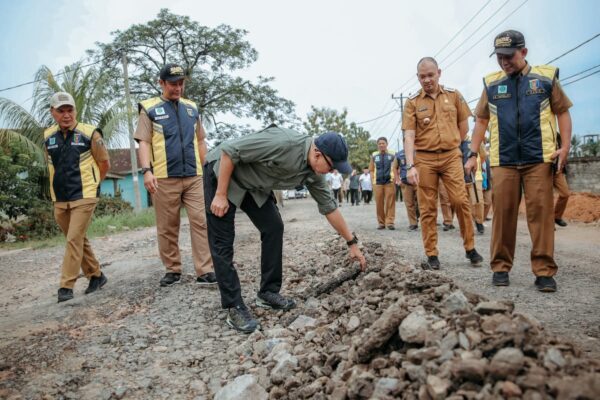 Gubernur Mirza Tinjau Perbaikan Jalan Gunung Batin–Daya Murni Jelang Lebaran