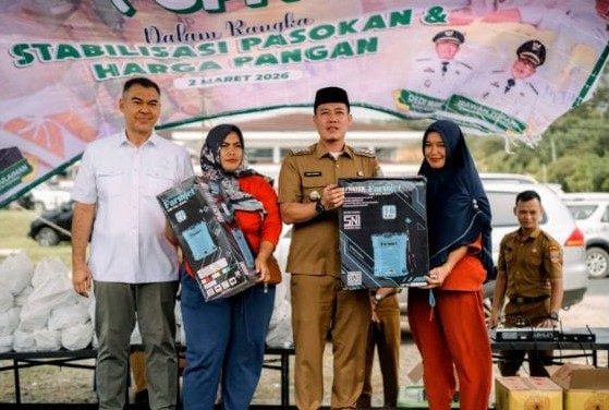 Dorong UMKM dan Kendalikan Harga, Bupati Dedi Irawan Buka Bazar Ramadhan 2026
