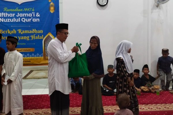 Warga Sabah Balau Gelar Buka Puasa Bersama dan Santuni Yatim-Dhuafa di Masjid Darul Hufadz