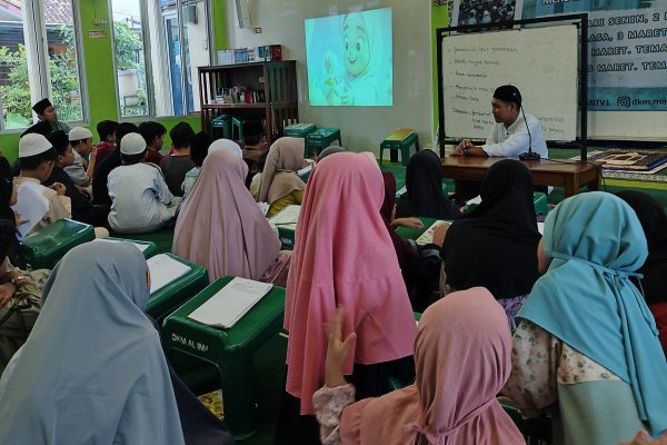 Pesantren Kilat Ramadan (SAKIRA) di Masjid Al Iman Tanamkan Nilai Keislaman dan Semangat Kebersamaan