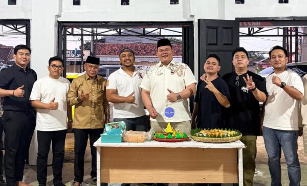 Garasi Mokas Resmikan Showroom Ketiga, Bagikan Takjil untuk Masyarakat
