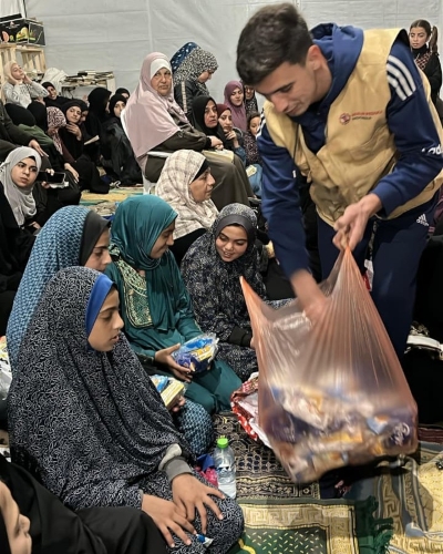 Aksi Kemanusiaan Ramadan, Hulun Peduli Indonesia Salurkan Makanan Sahur di Gaza