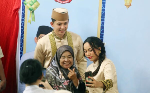 Lebaran Penuh Makna, Egi-Zita Pererat Silaturahmi dengan Masyarakat