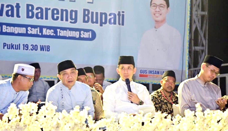 Malam Penuh Berkah di Tanjung Sari, Dua Jemaah Tak Menyangka Dapat Hadiah Umrah