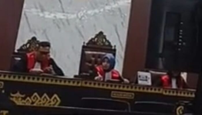 Sidang Kayu Jati Pesawaran Memanas: Baheromsyah Tolak Tuntutan 3 Tahun, AJB Diduga Palsu