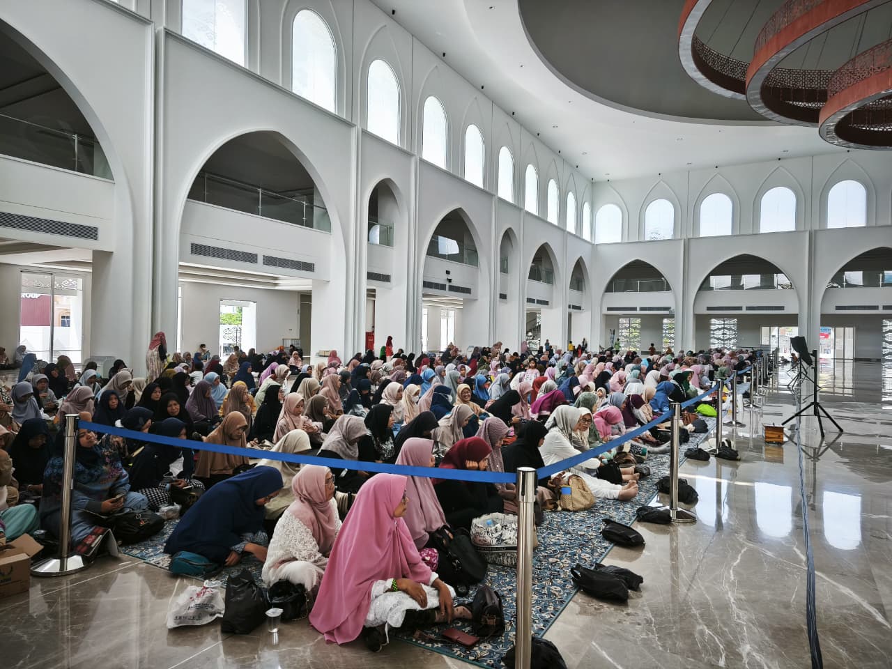 Tabligh Akbar Lampung untuk Palestina, Ribuan Jamaah Bersatu di Masjid Al Bakrie