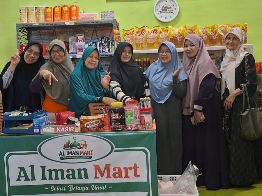 Al Iman Mart Gedong Meneng Lakukan Penyekatan Kaca Sementara Demi Kelancaran Operasional