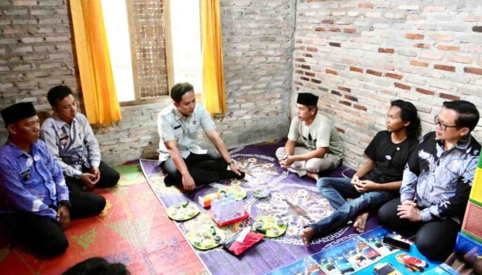 Bupati Egi Beri Harapan Baru untuk Aji, Korban Penipuan Kerja yang Pulang Penuh Luka
