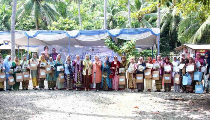 Di Balik Riuh Ombak, 13 Wanita Helau Muncul Membawa Perubahan