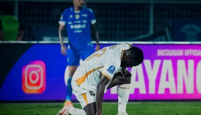 Dari Bhayangkara FC vs Persib: Helm Hilang, Amarah Ruang Ganti, Sampai Murka Suporter Tuan Rumah
