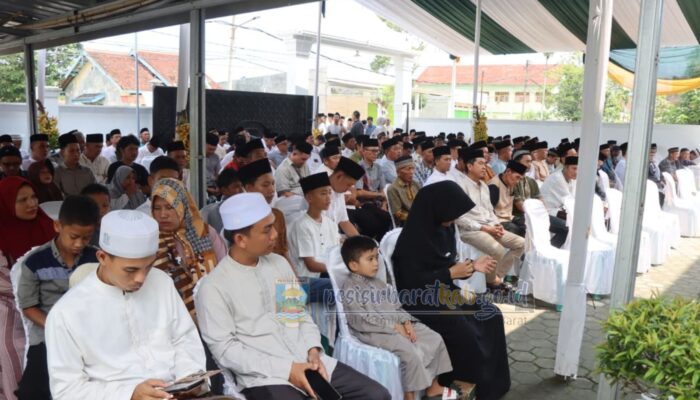 Sekda Pesibar Tedi Zatmiko Gelar Doa Walimatus Safar, Pamit Tunaikan Ibadah Haji