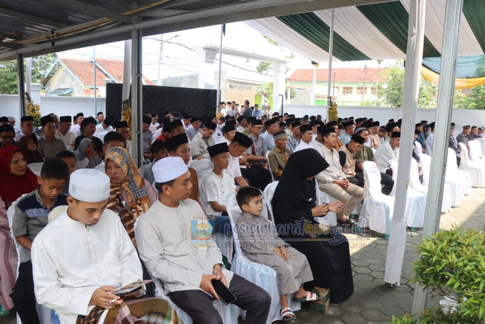 Sekda Pesibar Tedi Zatmiko Gelar Doa Walimatus Safar, Pamit Tunaikan Ibadah Haji