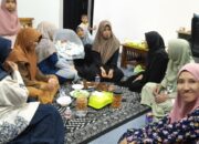Ibu-Ibu Warga Bumi Puspa Kencana dan Kencana TigaLima Jenguk Kelahiran Putra Ketiga Keluarga Anang-Nova