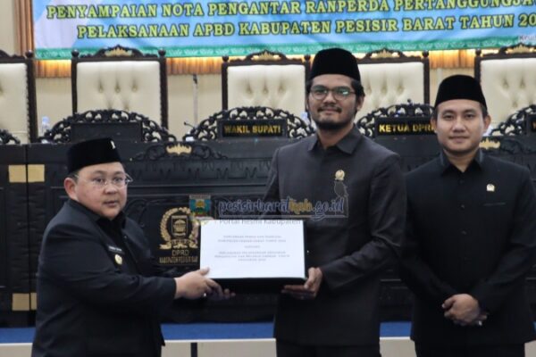 Paripurna DPRD Pesisir Barat Bahas Pertanggungjawaban APBD 2025, Daerah Kembali Raih Opini WTP